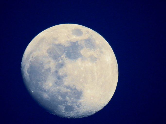5 Captivating Facts About the Moon