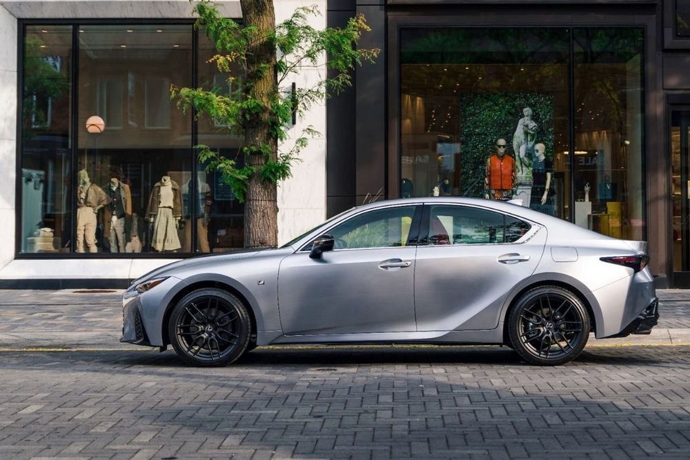 Al Futtaim Lexus launches All-New Lexus IS in UAE
