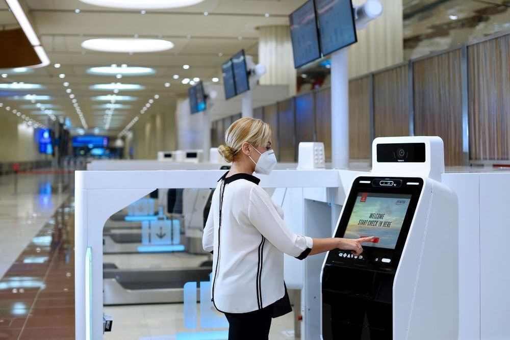 Emirates expects busy holiday travel period