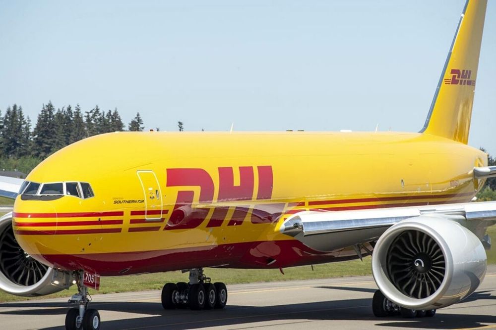 DHL Express strengthens its global aviation network with the purchase of 8 additional Boeing 777 Freighters