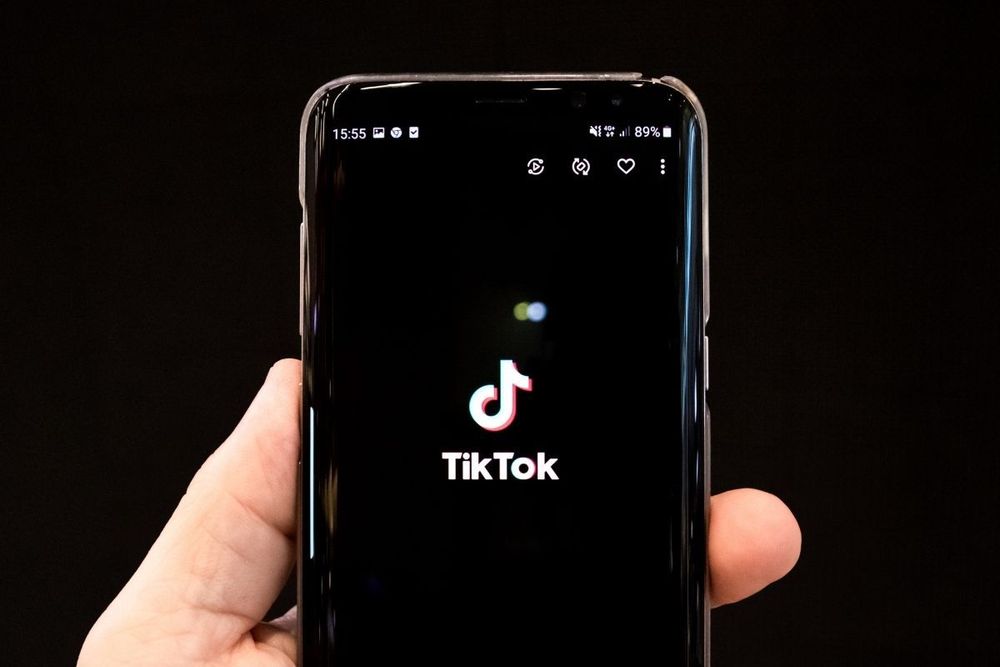 Tiktok adds new prompts to help people consider before they share