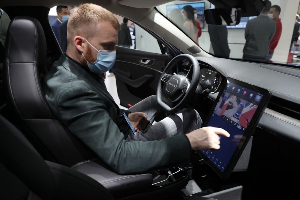 Huawei aims to offer driverless vehicle solutions in 2025