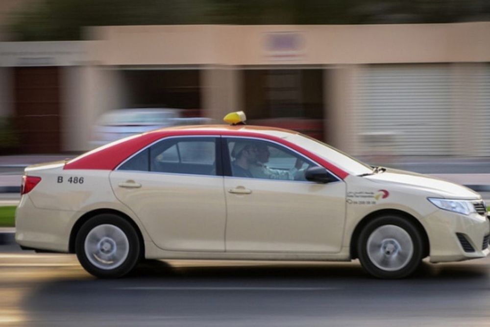 Hamdan bin Mohammed issues resolution regulating passenger transport by cars in Dubai