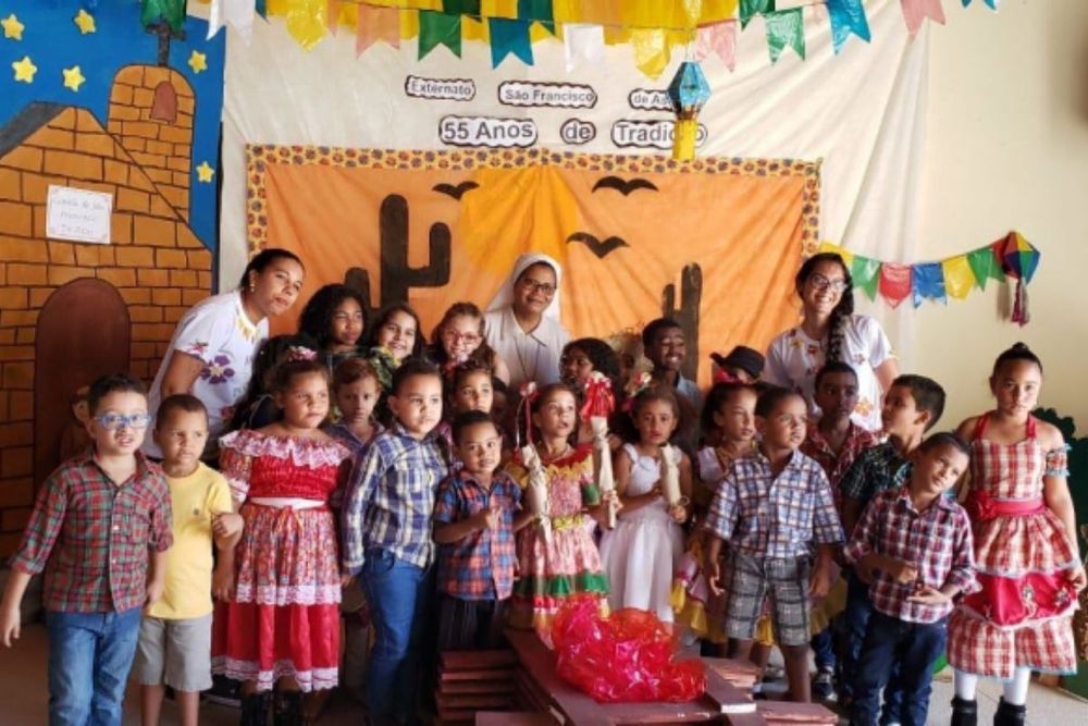 Emirates Airline Foundation highlights projects that support literacy & education worldwide