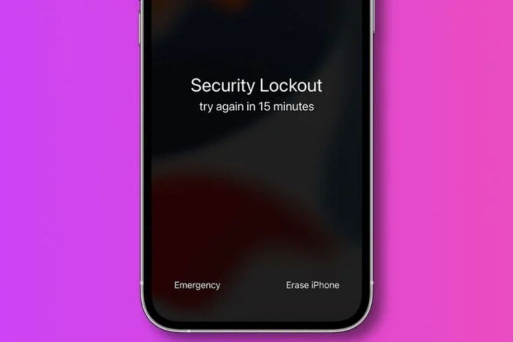 Apple's iOS 15.2 Makes It Easier to Reset Your Locked Device Without a Computer