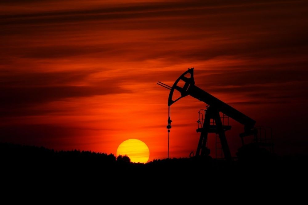 Oil prices hit highest levels in 14 years