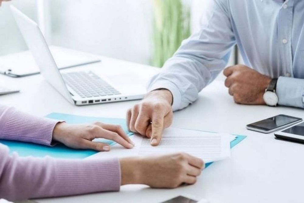 UAE Law: Can companies ask employees to pay for visa, recruitment costs?