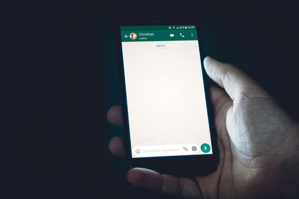 WhatsApp introduces new features for more privacy & control