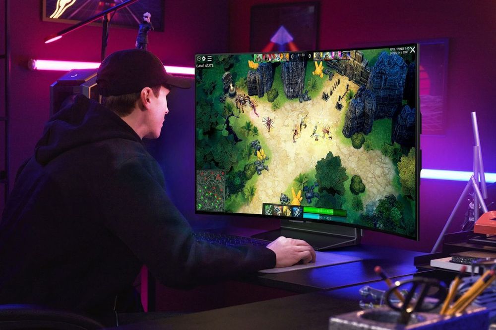 LG Introduces World’s First Bendable 42-Inch OLED TV