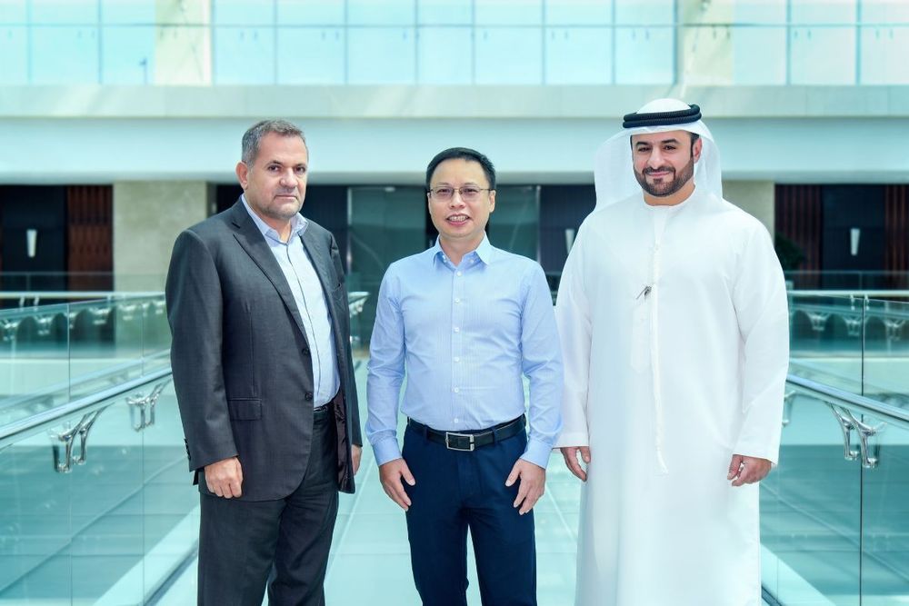 Emirates and Huawei review customer-centric initiatives