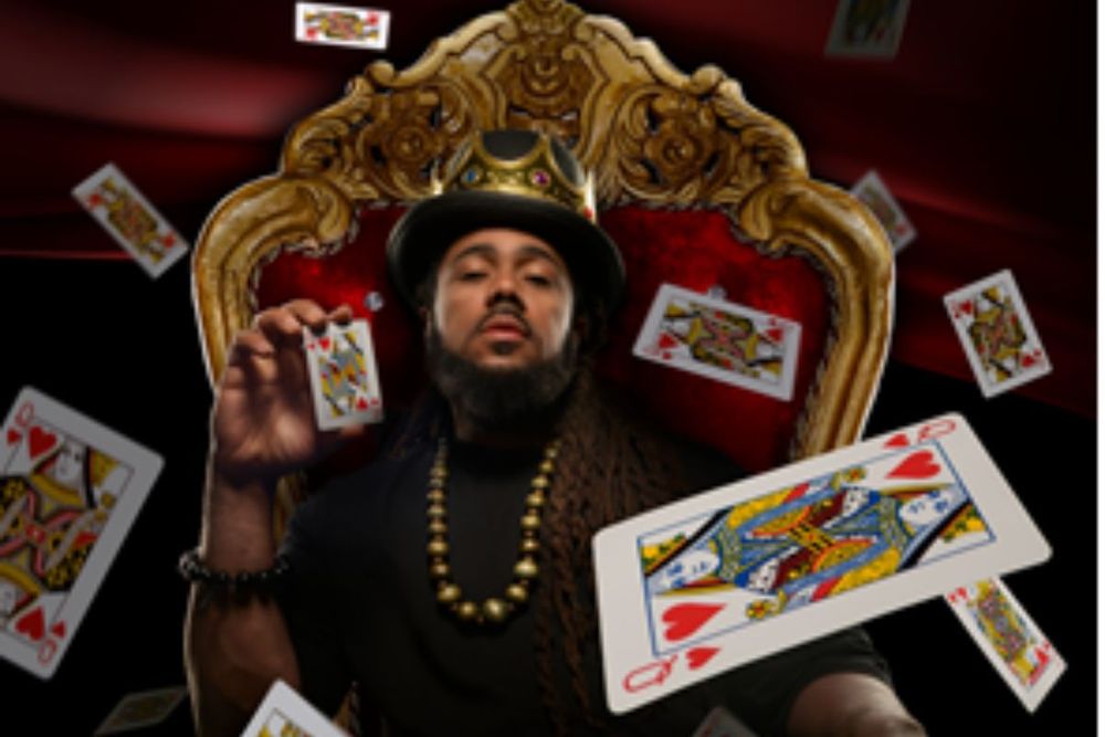 Head to Long's Bar to experience a refreshing lineup of lively entertainment & offers