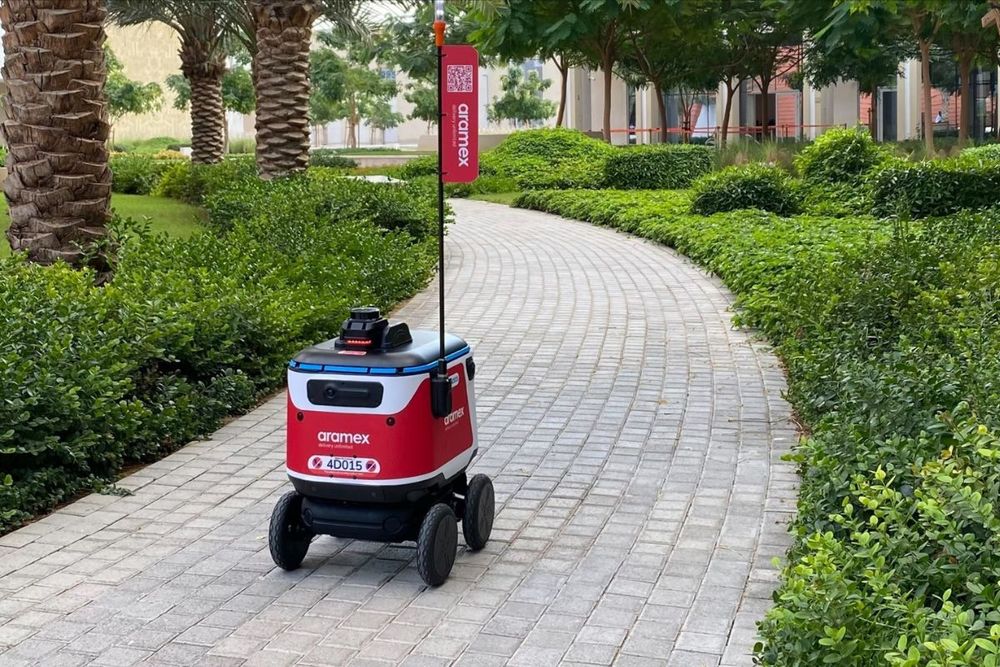 Aramex announces successful testing of its drone and robotic package delivery service in UAE