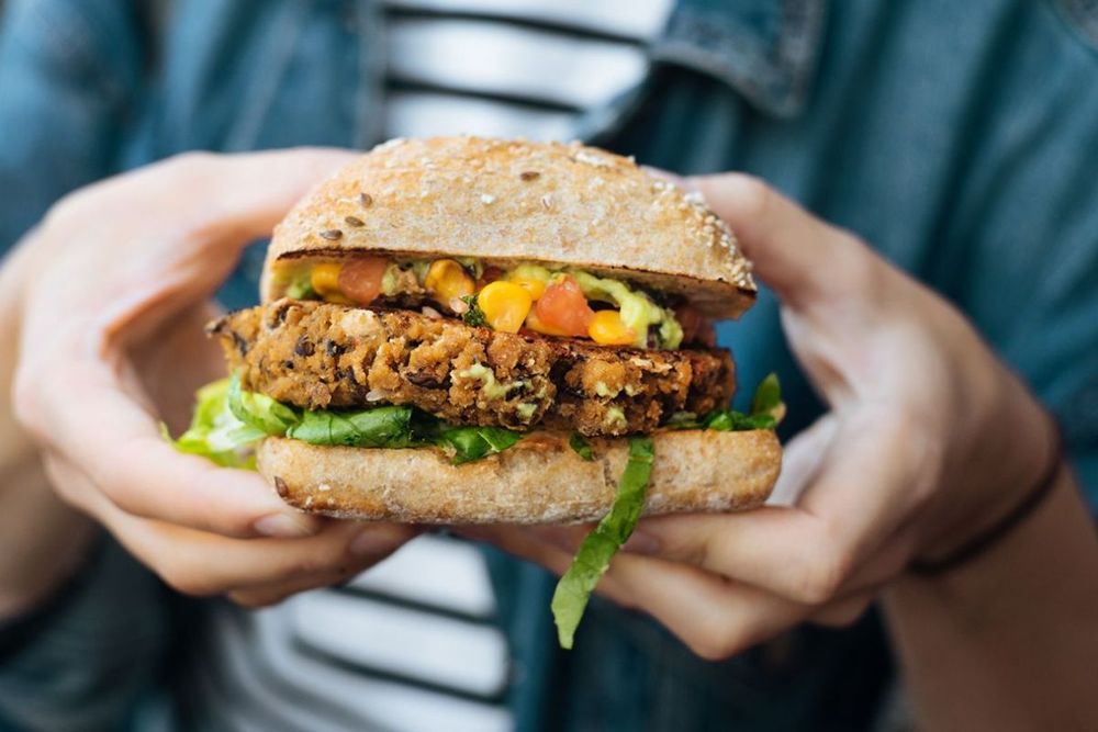Top restaurants and brands in Dubai offering plant-based meat burgers