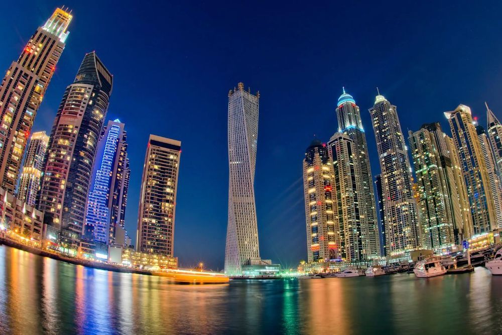 Cayan Tower: Exploring the Fascinating Twisting Building in Dubai