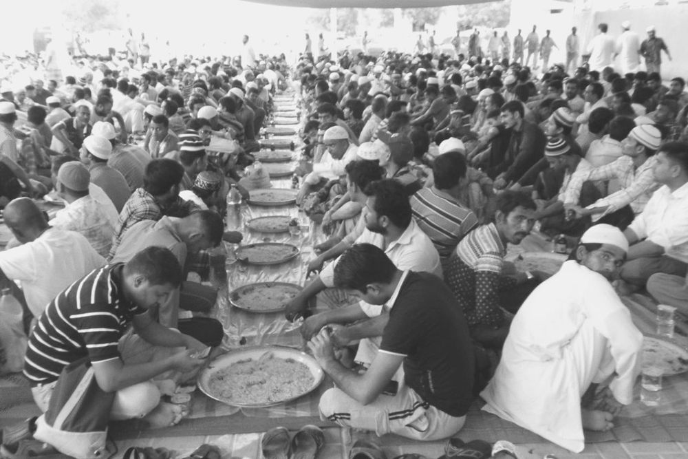 Dubai residents are required to obtain permission to distribute iftar meals in Ramadan