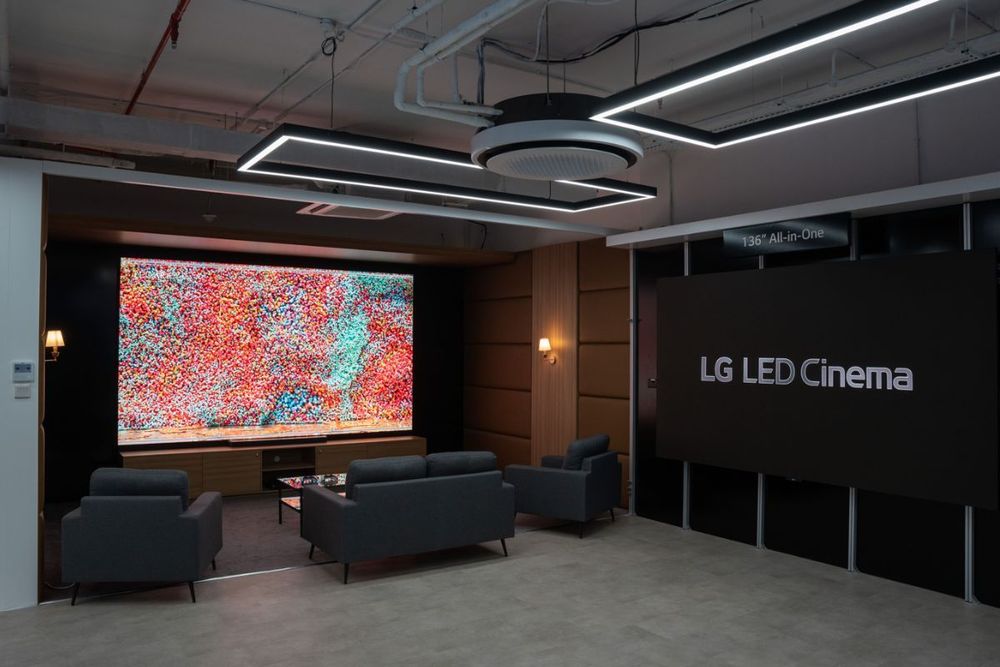 LG opens interactive business innovation center in Dubai
