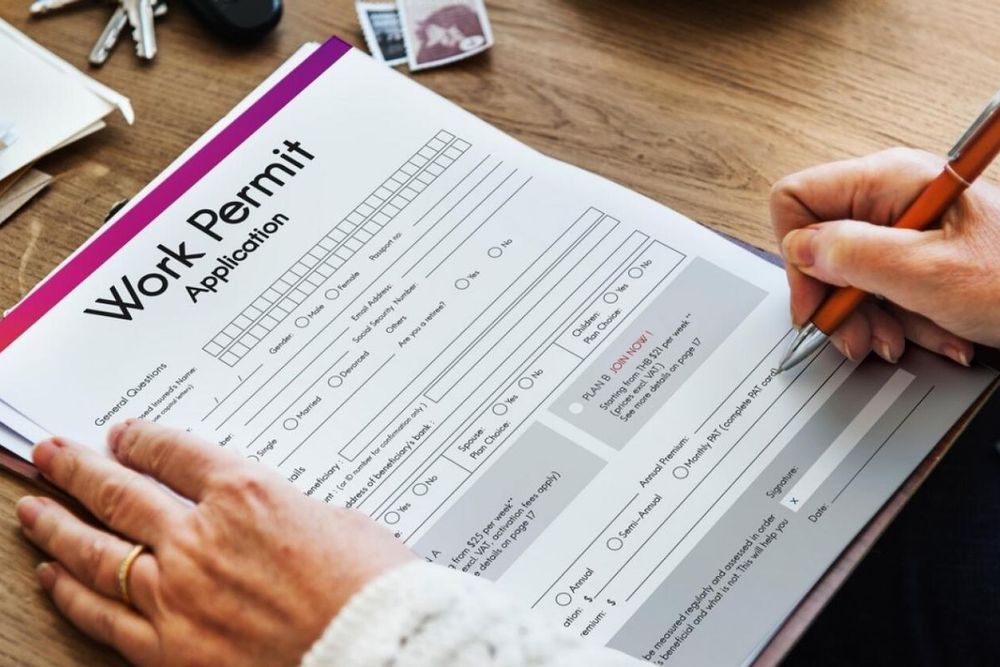 UAE government portal now offers 10 new e-services related to entry, residency, work permits