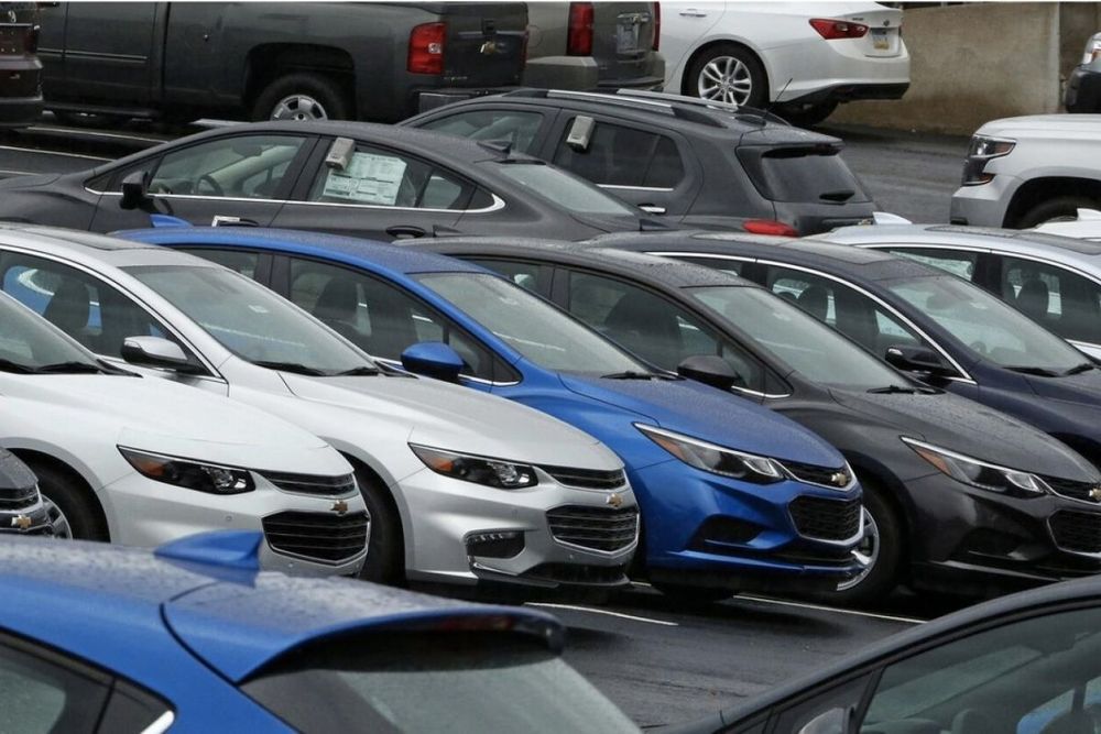 UAE: Do I have to pay 'excess charge' to insurance company if someone hits my car while parked?