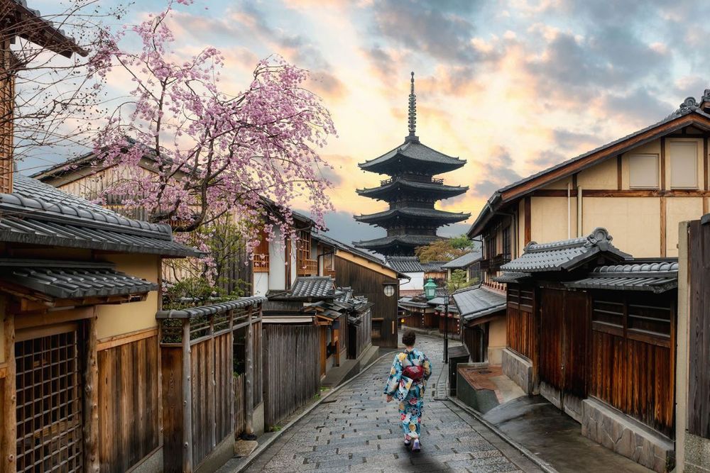 Japan's net external assets hit record in 2022