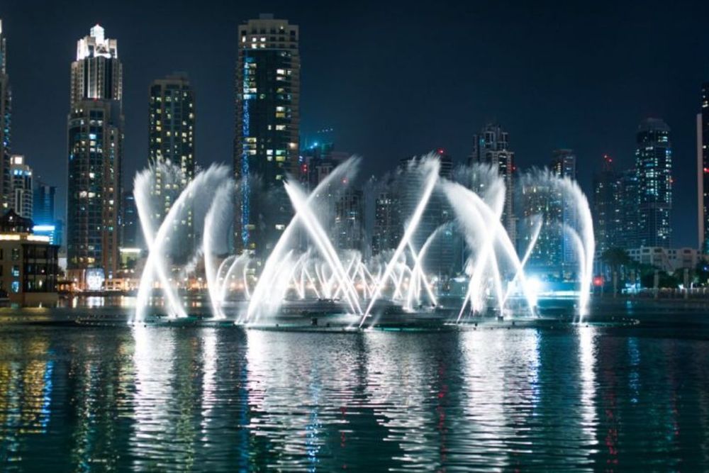Top 9 spectacular places to watch dancing fountains in UAE