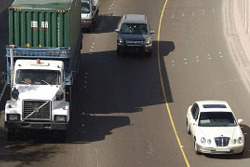 Traffic fines for illegal overtaking in the UAE