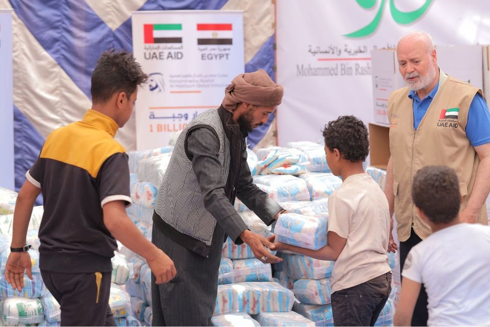 UAE continues to promote values ​​of giving, extend a helping hand to less fortunate people