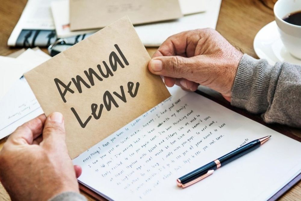 UAE: Can I carry forward 45 days of annual leave accumulated over 3 years?