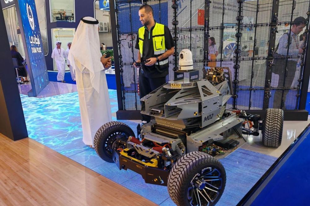 Dubai Police Uses AI-Equipped Vehicle to Find Illegal Residents, Unregistered Cars