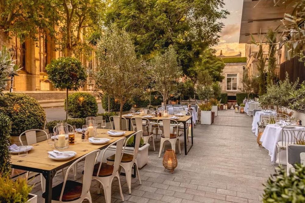 Savor the Season: Dubai's 8 Must-Try Outdoor Restaurants for a Winter Feast with a View