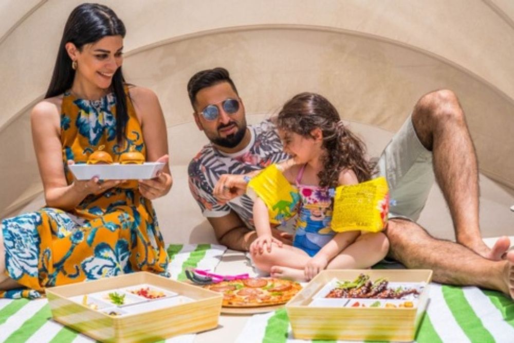 Enjoy Brunch by the Poolside at Holiday in Dubai Al-Maktoum Hotel