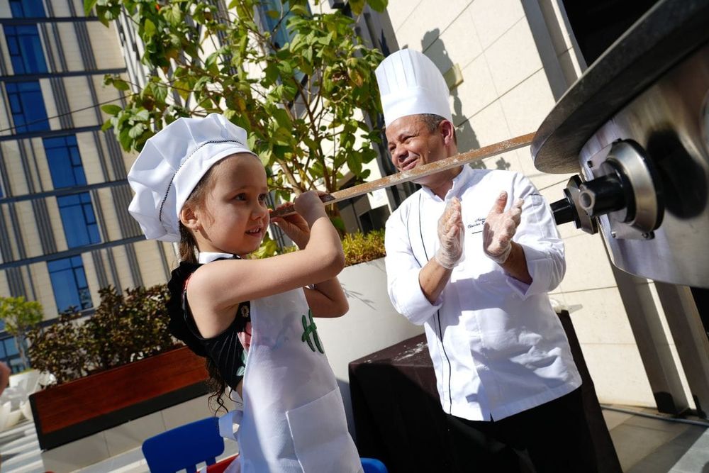 Experience an Exquisite Eid Brunch by the Poolside at Holiday Inn Dubai Al-Maktoum Hotel