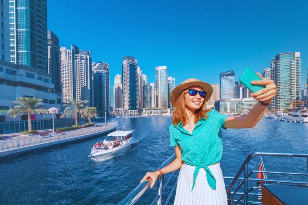 Guide to The Dress Code in Dubai For Men, Women & Tourists