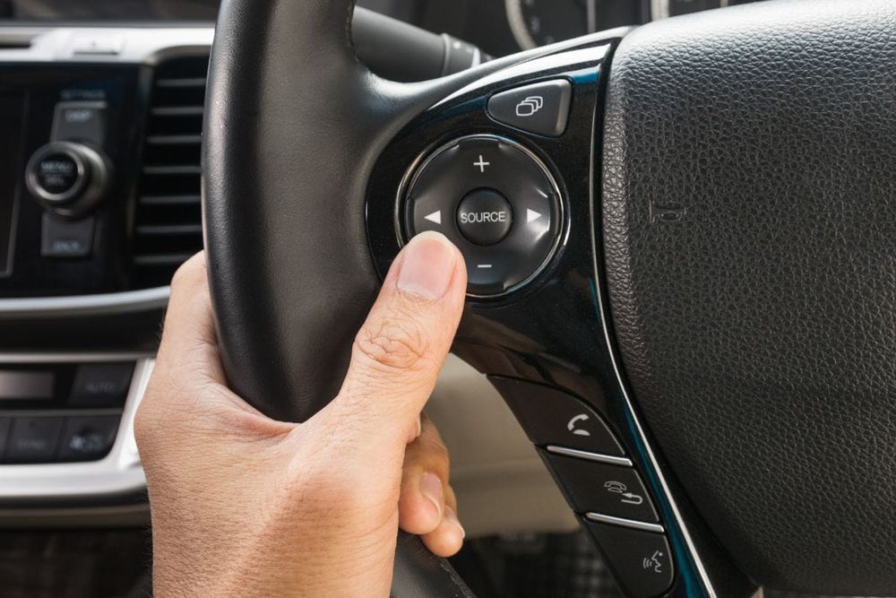 Dubai Police Issue Advisory: What to Do When Your Car's Cruise Control Malfunctions