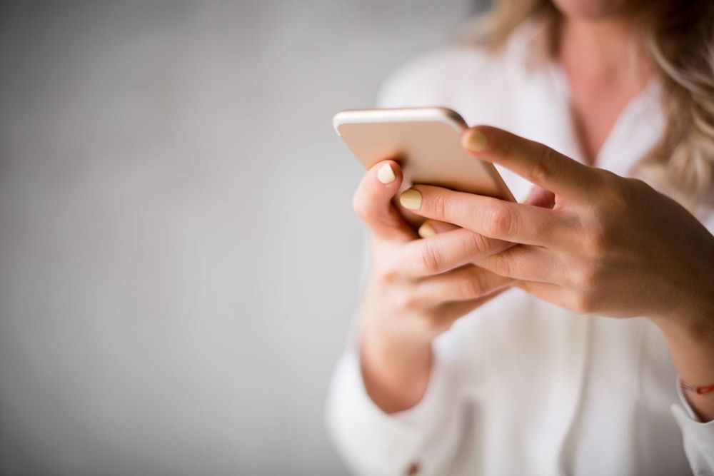 How to Switch Mobile Networks in the UAE and Keep Your Number: A Step-by-Step Guide