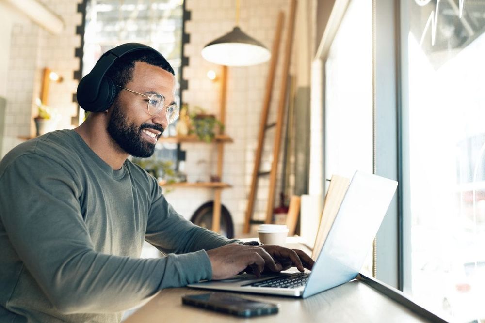 Understanding UAE's 6 Flexible Work Patterns for Enhanced Job Stability and Market Adaptability