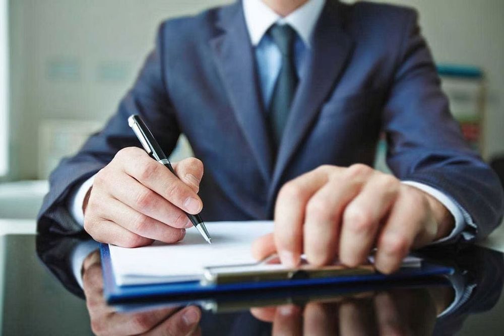 Severance Pay and Golden Handshakes in the UAE: What You Need to Know