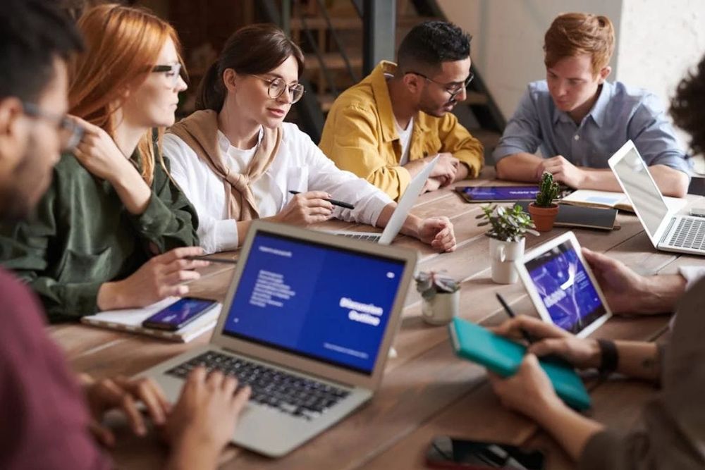 Why Companies Are Replacing Departments with Small Specialist Teams