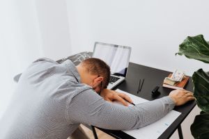 How Dubai Professionals Are Using Sleep Science to Perform Better at Work