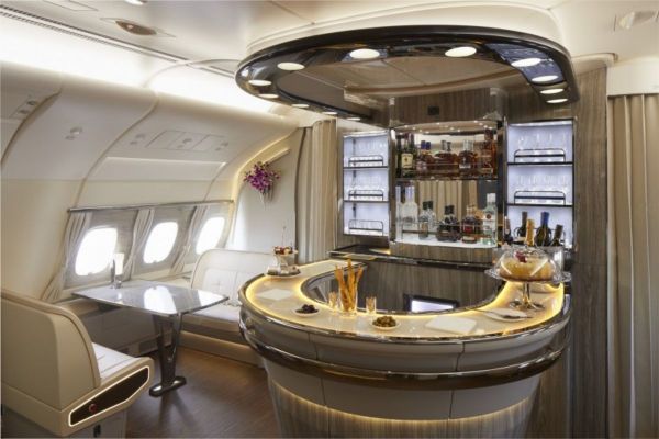Emirates takes its newest A380 with premium economy to London