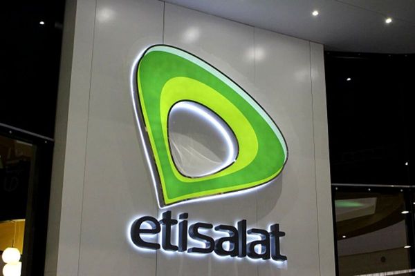 Etisalat launches region’s first-of-its-kind Mobile Service Centre for business customers