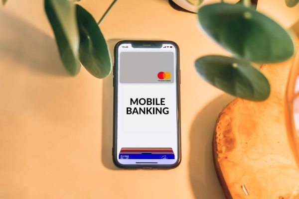 Mobile banking use surges 65% in UAE during pandemic