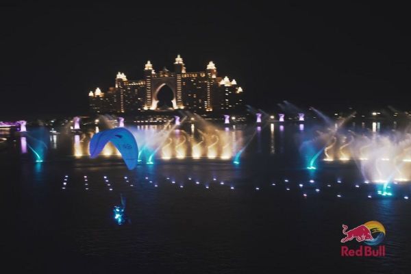 Watch as Horacio Llorens & Rafael Goberna defy gravity, & aim for the sky over the world’s largest fountain