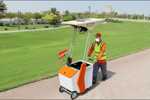 Dubai Municipality Makes Cleaners Happy With Shaded Trollies