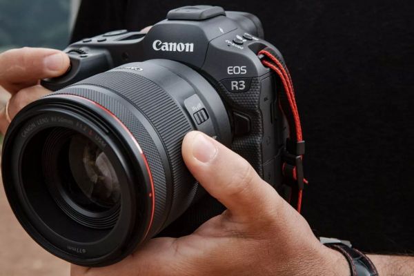 Canon's new sports hero is here to outpace and outperform