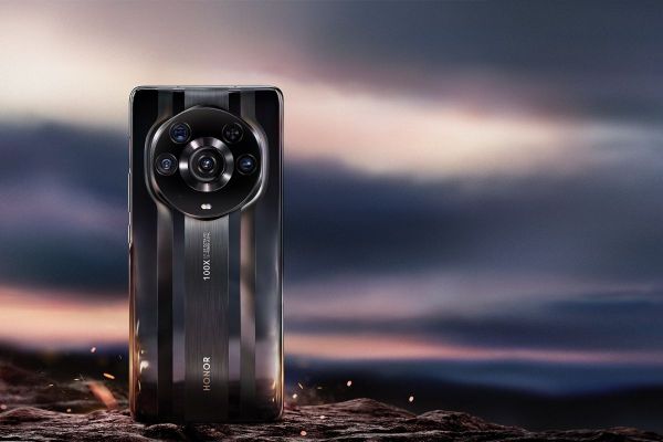 Honor hub now open in Dubai