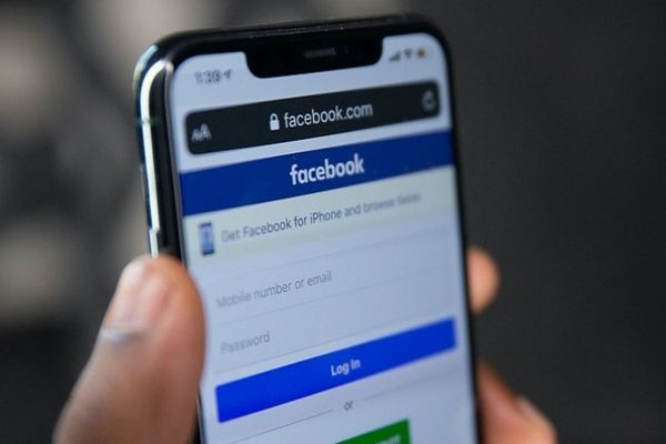 Facebook to remove sensitive ad-targeting