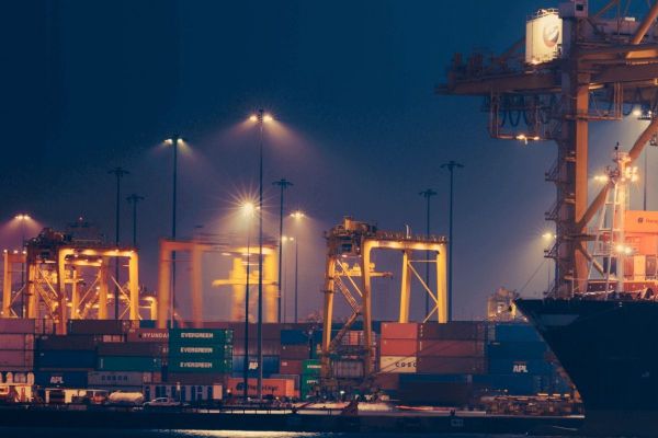 DP World UAE wins Mohammed Bin Rashid Al Maktoum Customer Excellence Award