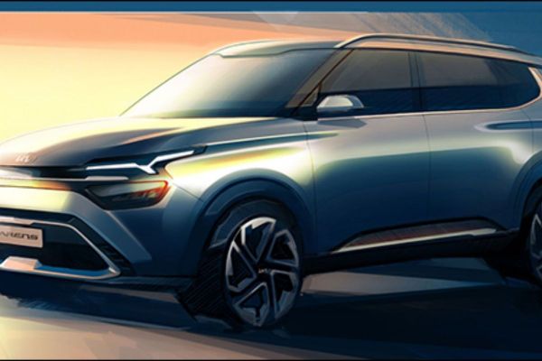 Kia Reveals First Look at Kia Carens