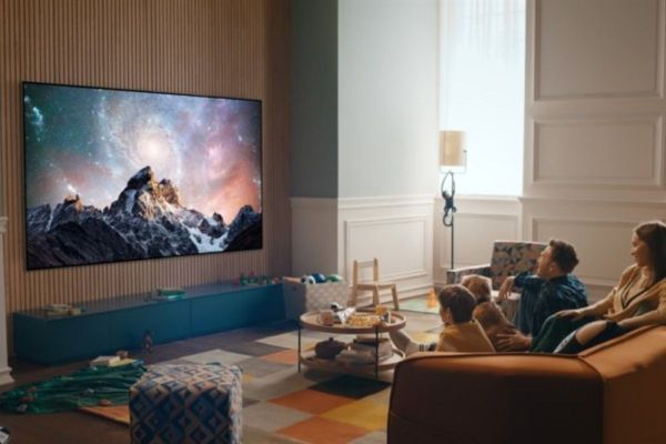 LG bolsters premium TV maker image with OLED TVs