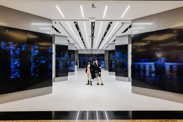 Dubai's ‘Store of the future’ to offer custom shopping experience with 'magic' mirrors, AI tech